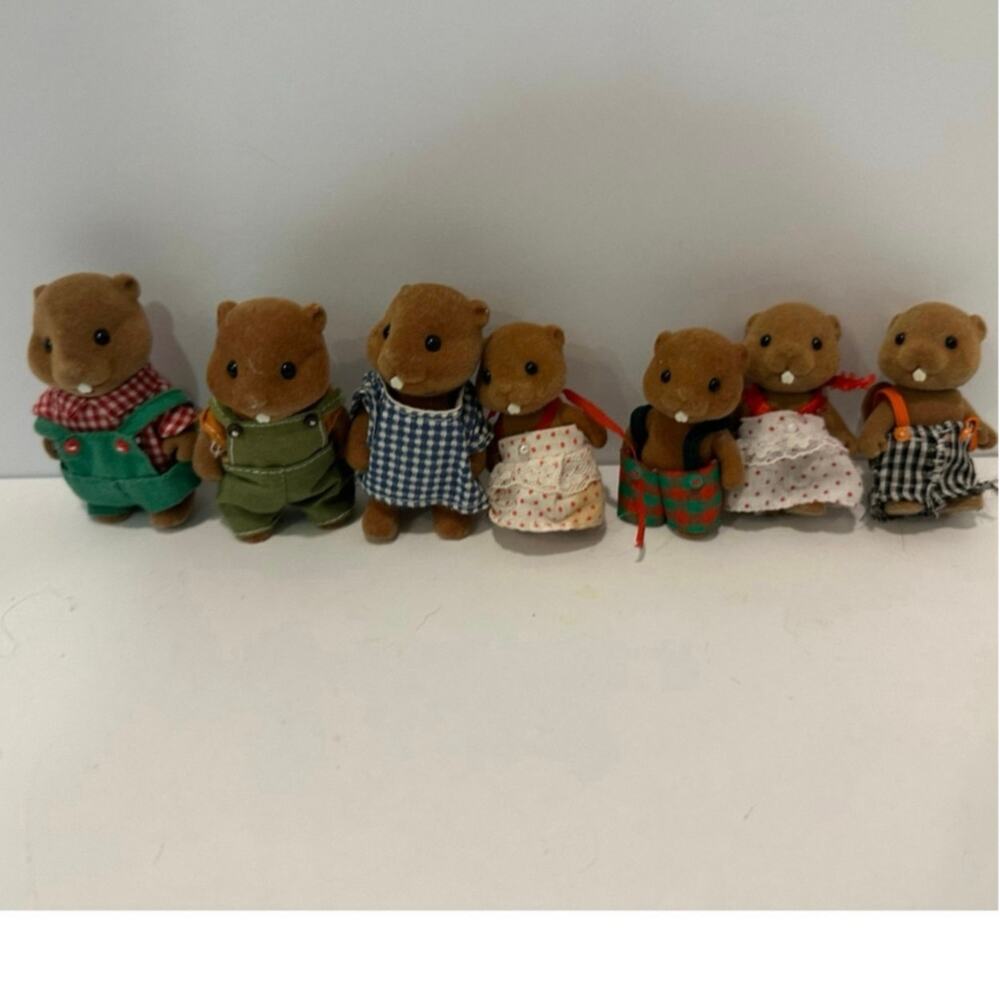 Vintage Calico Critters Beaver Family with extras family of 7